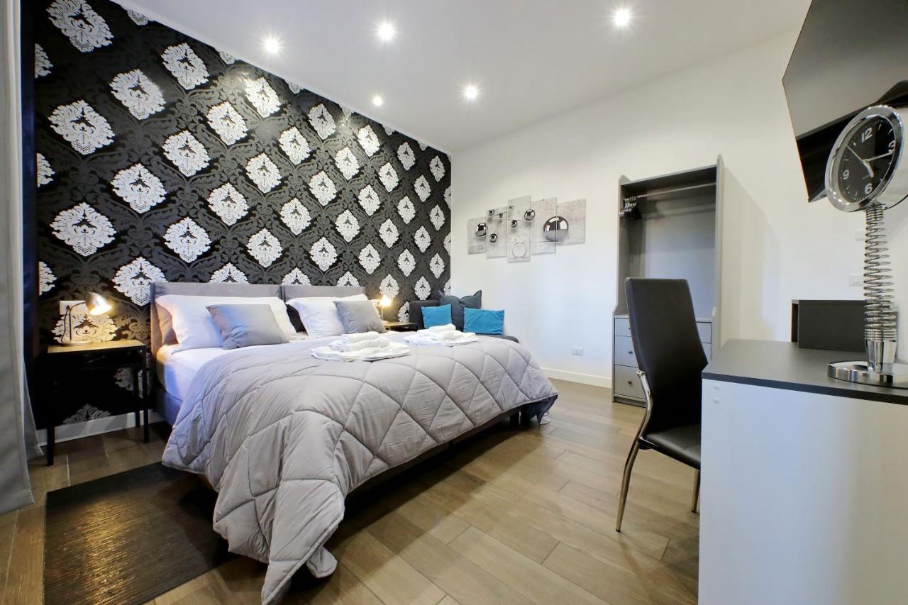 רומא Druso Dream Apartment Colosseo מראה חיצוני תמונה